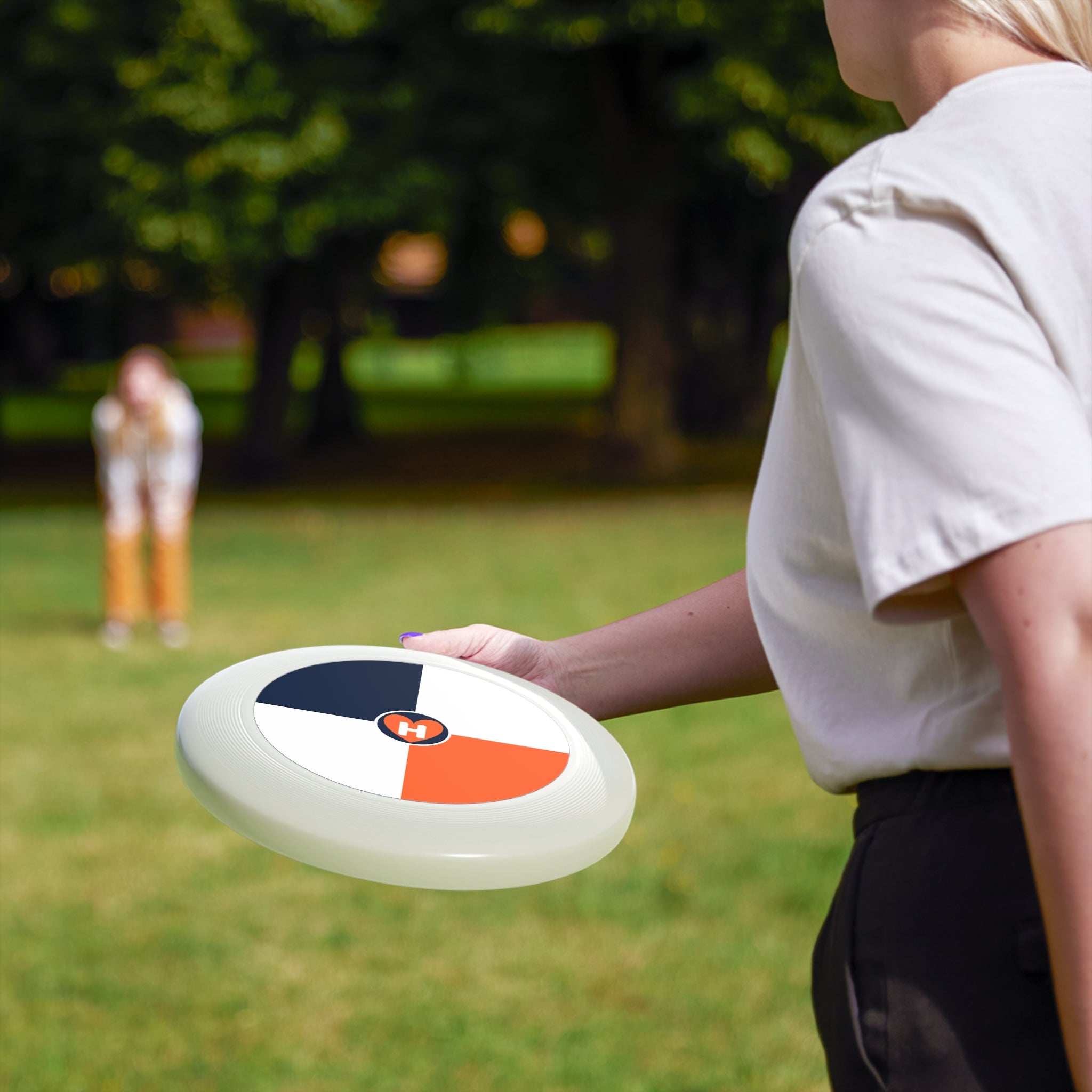 Hobber SkyZing: Colorful Outdoor Frisbee for Fun, Flow & Sunlit Play